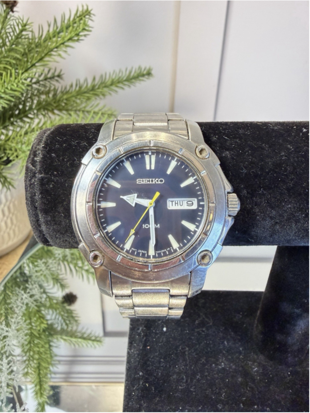 Seiko 7N43-0AW0 Men’s Watch Vintage Rare Blue Dial Date Silver Band New Battery